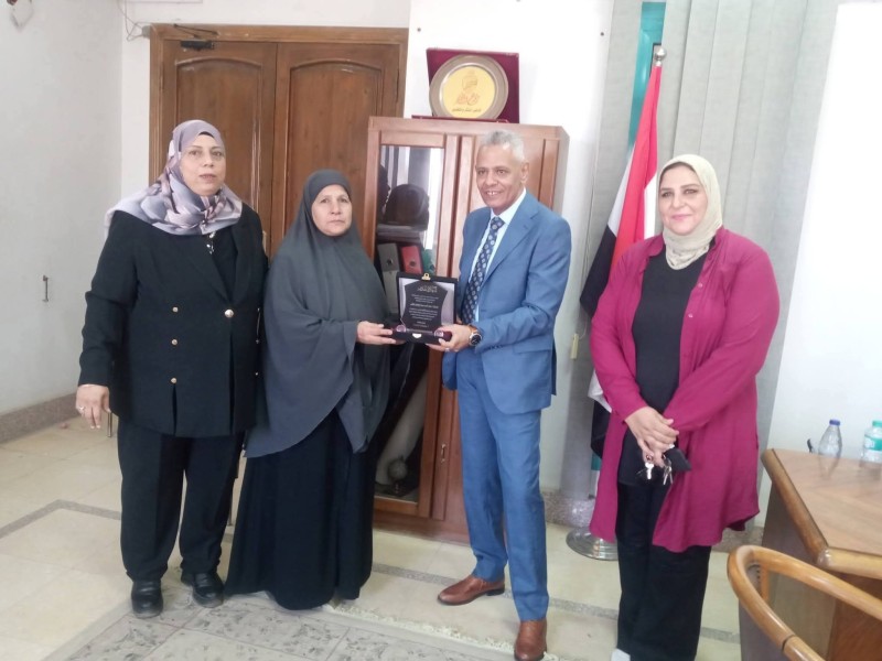 وكيل وزارة التضامن الاجتماعي بالإسماعيلية يكرّم شركاء العمل المجتمعي بأبو صوير