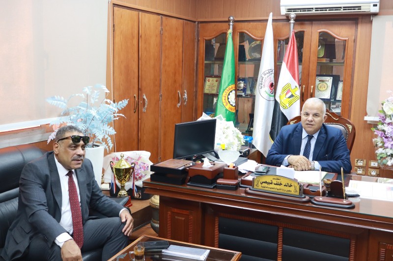 النائب نبيل أبو وردة عضو مجلس النواب في ضيافة وكيل وزارة التربية والتعليم بالدقهلية بمكتبه