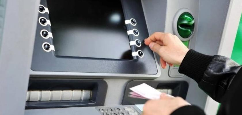 معلومة ممكن تنقذك.. خطوات استرداد الأموال المسحوبة بالخطأ من ماكينات ATM