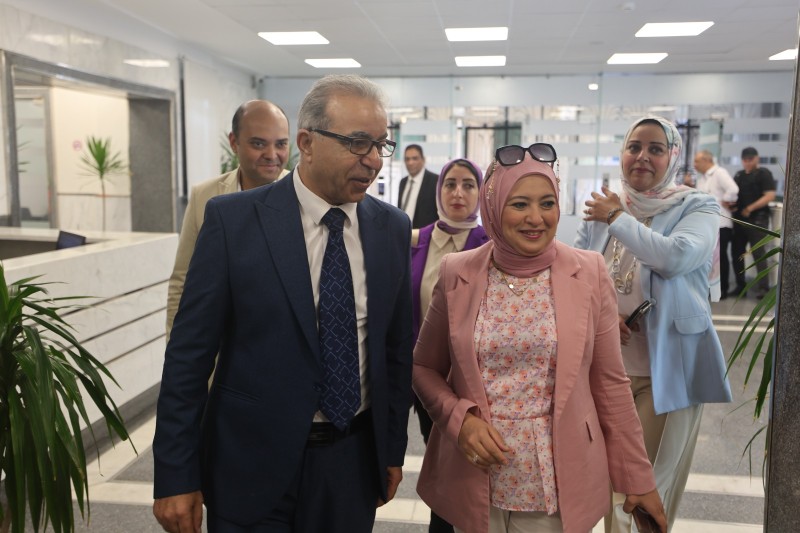 نائب محافظ الإسكندرية تتفقد شركة الصرف الصحي
