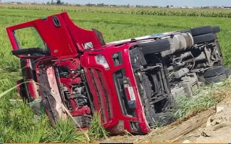 حادث انقلاب سيارة نقل على طريق دمنهور حوش عيسى محافظة البحيرة