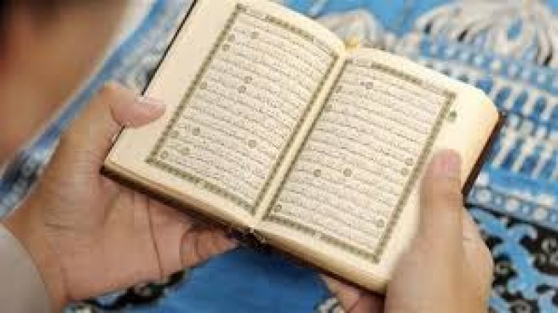 هل يجوز قراءة القرآن أثناء مشاهدة مسلسل أو فيلم؟