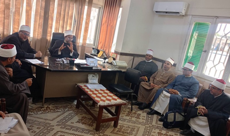 وكيل وزارة أوقاف مطروح يعقد اجتماعًا موسعًا لمديري الإدارات لمتابعة الأداء الدعوي والإداري
