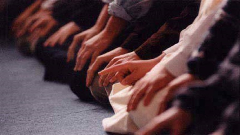 حكم صلاة الجمعة لمن أدرك الإمام في التشهد