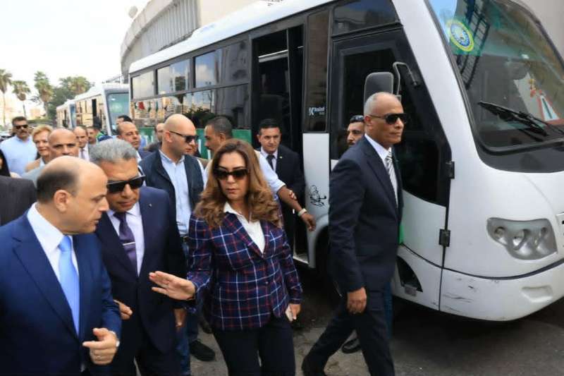 وزيرة التنمية المحلية والبيئة ومحافظ الدقهلية يتفقدان معدات منظومة النظافة وسيارات ”مواصلات المنصورة” ”VIP”