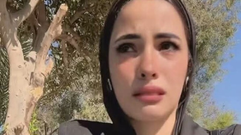 دينا عزت تصل إلى الطب الشرعي بشأن واقعة مدينة نصر