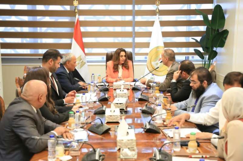 وزيرة التنمية المحلية تستقبل نواب عدة محافظات لبحث الملفات الخدمية واحتياجات المواطنين
