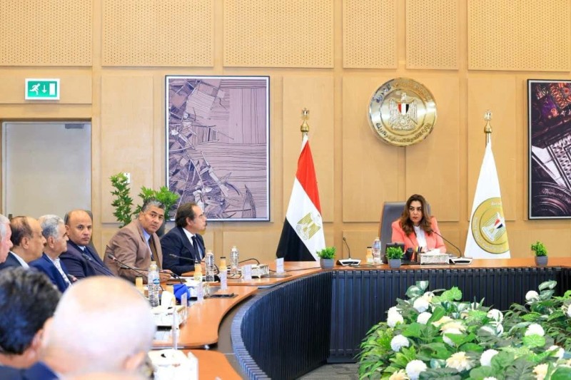 وزيرة التنمية المحلية والبيئة تعقد حواراً مجتمعياً لمتابعة تنفيذ قرار تنظيم أعمال الصيد وحماية الطيور المهاجرة