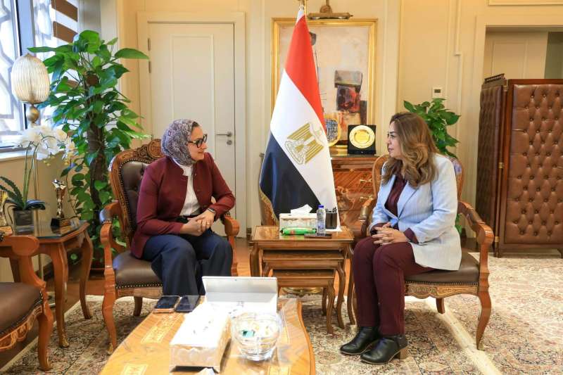 وزيرة التنمية المحلية والبيئة تتابع مع محافظ الوادي الجديد المشروعات التنموية والخدمية والخطة الاستثمارية وملفات التصالح والتقنين