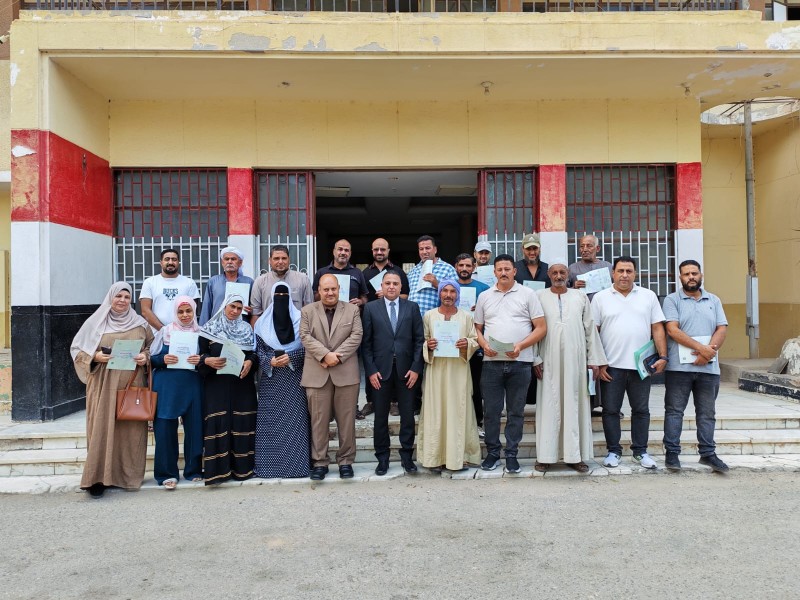 نائب محافظ البحيرة يتفقد المركز التكنولوجي ببدر ويتابع ملف تقنين أراضي أملاك الدولة ويسلّم 18 عقد تقنين للمواطنين
