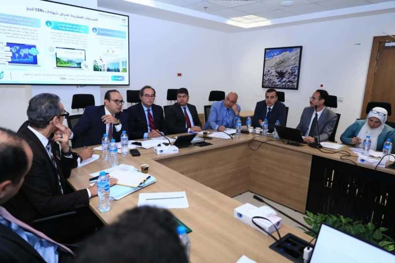 الرئيس التنفيذي لجهاز شئون البيئة يترأس الاجتماع الأول للجنة المعنية بشهادات خفض الانبعاثات الكربونية
