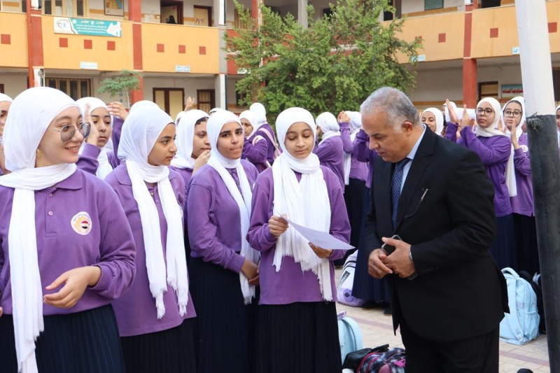 وكيل وزارة التعليم بالدقهلية يتابع انتظام العملية التعليمية بمدارس إدارتي السنبلاوين وغرب المنصورة