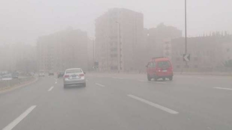 أمطار خفيفة على البحيرة