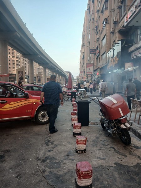 جهاز تنظيم إدارة المخلفات ينفذ حملة تفتيشية بحي النزهة للتأكد من التزام المحال التجارية بتوفير حاويات للقمامة