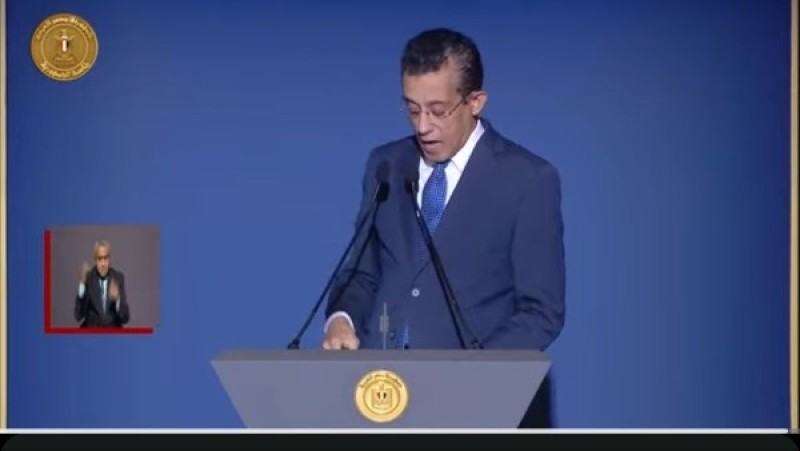 زياد عبد التواب يحذر من تعفن الدماغ بسبب السوشيال ميديا