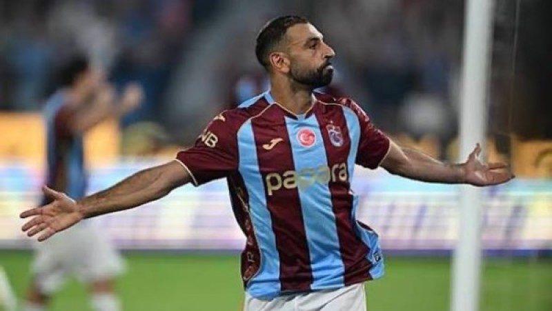 كاريزما مختلفة.. شبكة تركية تحتفي بظهور محمد صلاح قائدًا لطرابزون