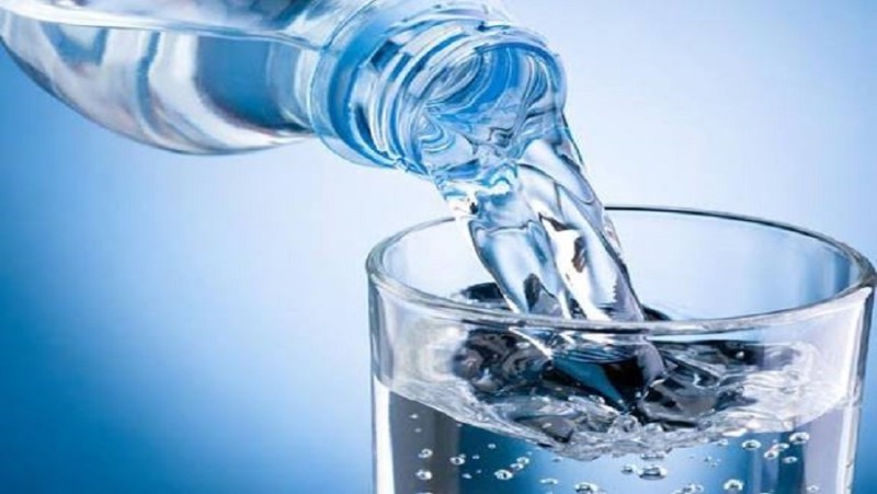 بتشربي مياه قليلة؟ 6 علامات تظهر على جسمك أبرزها الدوخة والجفاف