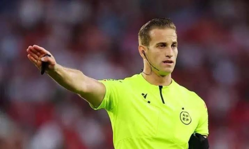 حكم واقعة مبابي يدير الكلاسيكو.. أزمة ركلة الجزاء تطارد ريال مدريد قبل مواجهة برشلونة