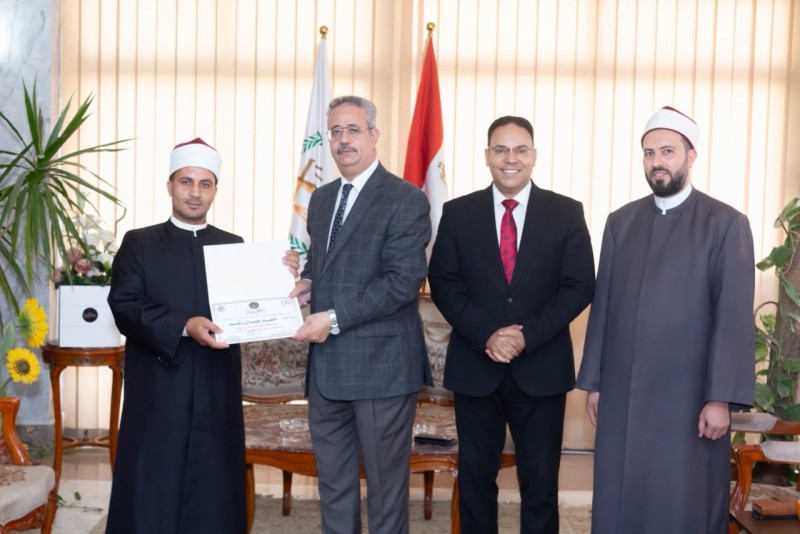 كلية الحقوق جامعة المنصورة تنظم ندوة «تعزيز الوعي وبناء الإنسان» بالتعاون مع الأزهر الشريف