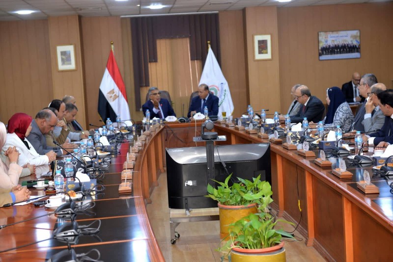 المحافظ في الاجتماع الدوري لمجلس جامعة  المنصورة