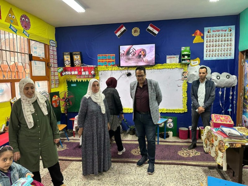 وكيل وزارة التعليم بالغربية يفاجئ مدارس خرسيت وشرق طنطا لمتابعة انضباط العملية التعليمية