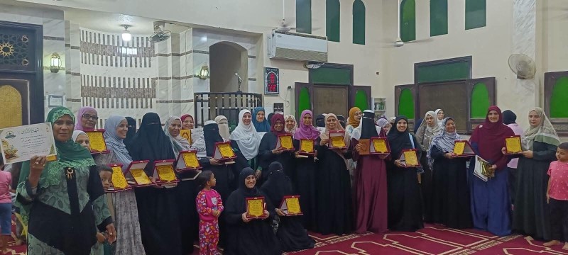 أوقاف البحر الأحمر تكرّم سيدات مسجد الفاتح عمرو بن العاص والأطفال المتميزين في حفظ القرآن الكريم بمسجد النور بالشيخ شحات