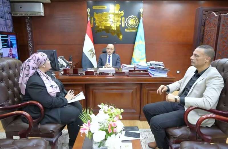 محافظ الغربية يناقش تطوير الخدمات الصحية والعلاجية واحتياجات المستشفيات