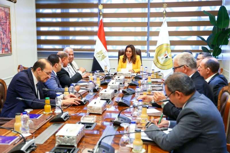 وزيرة التنمية المحلية والبيئة تلتقي عدد من أعضاء مجلس النواب محافظتي المنيا وقنا لبحث بعض مطالب واحتياجات المواطنين والملفات الخدمية