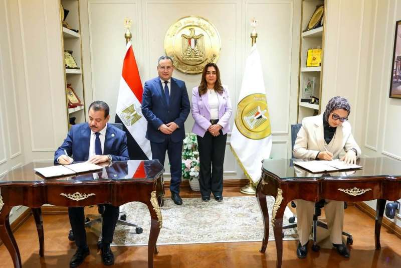 وزيرا التنمية المحلية والبيئة والتعليم العالي يشهدان توقيع بروتوكولي تعاون بين محافظة الوادي الجديد وجامعتي أسيوط والوادي الجديد