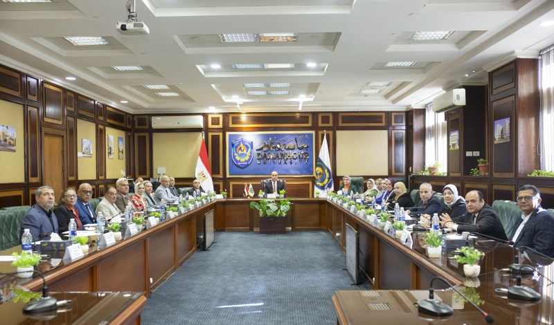 مجلس جامعة دمنهور يثمن قرار مجلس الوزراء بالموافقة على إنشاء مبنى كلية الطب والمستشفى الجامعي