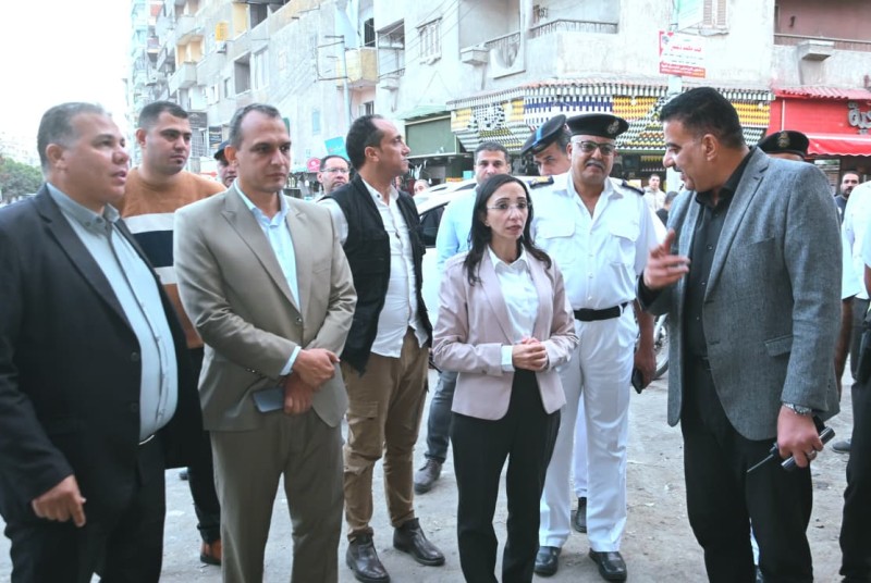 محافظ البحيرة تتابع أعمال تطوير محيط الكوبري العلوي بدمنهور