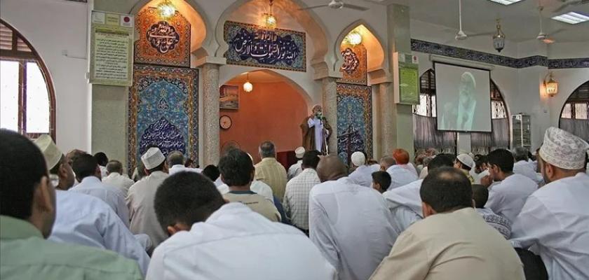 حكم ترك صلاة الجمعة مع الالتزام بباقي الفروض