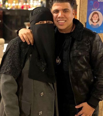 جانب من العمل