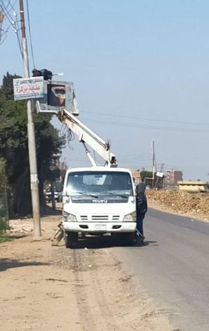 محافظ أسوان يعقد لقاء جماهيرى مع المواطنين 