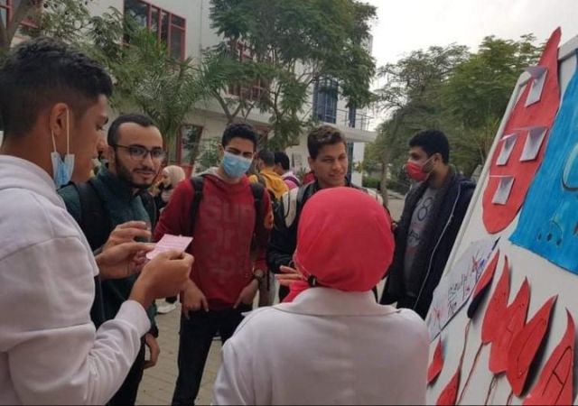 بالصور.. الاتحاد المصري لطلبة صيدلة بجامعة هليوبوليس ينظم حملة للتبرع بالدم بالتعاون مع وزارة الصحة