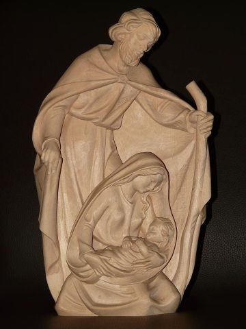 منحوتة المسيح والعذراء ويوسف النجار