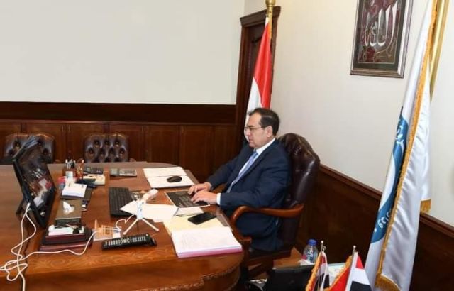 وزير البترول والثروة المعدنية