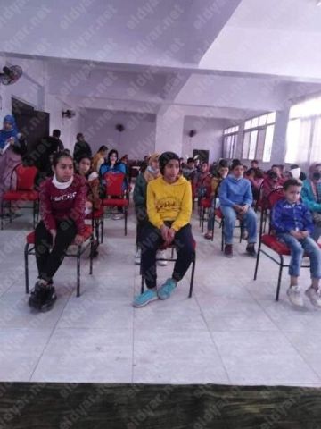 الطلاب اثناء الاستماع للندوة