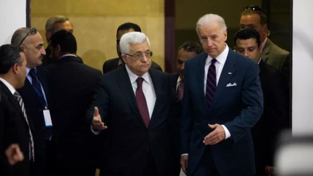 الرئيس الفلسطيني و الرئيس الأمريكي