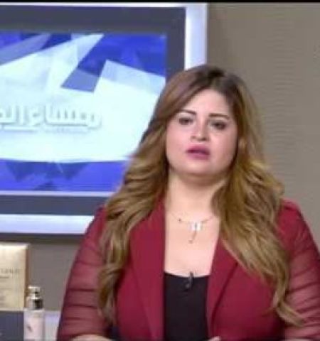 بالفيديو.. دينا ابو السعود تشرح فؤائد كريم بينكي للبشرة  