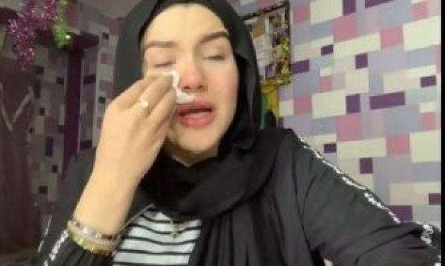 فتاة التيك توك