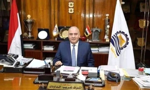 محافظ قنا