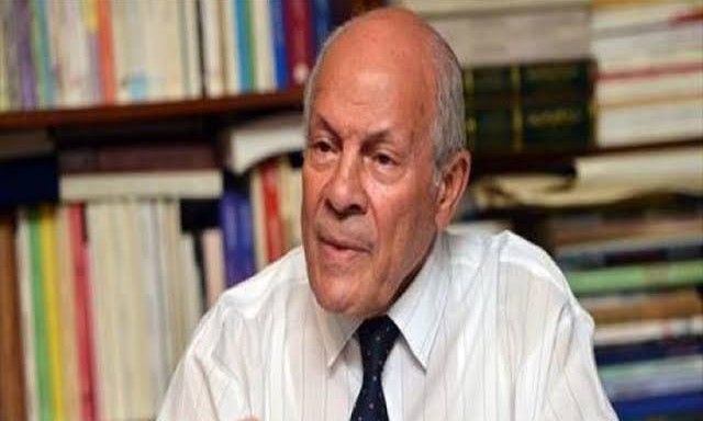 عاصم دسوقي، أستاذ التاريخ الحديث والمعاصر
