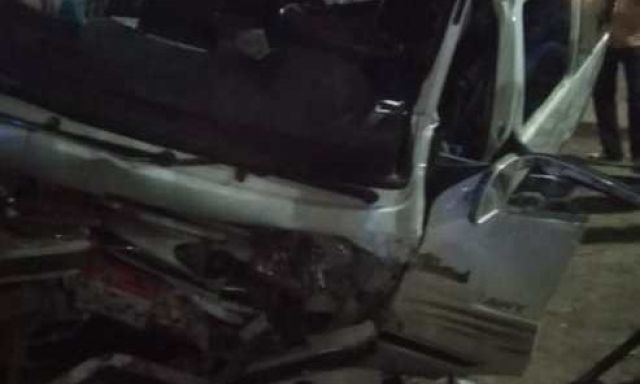 أصيب 5 أشخاص بإصابات متفرقة في حادث تصادم ميكروباص