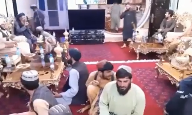 طالبان في القصر الرئاسي في كابول