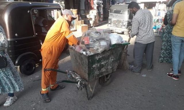 رفع ٩٠ طن قمامة بمركز وقرى بدر