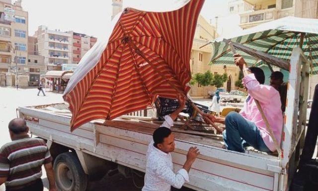 إزالة 198حالة إشغال طريق ثابت ومتحرك في دمنهور