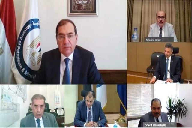 خلال الاجتماع