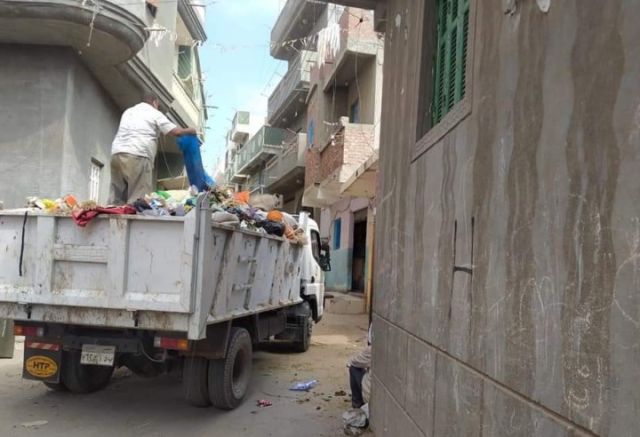 رفع ١٣ طن قمامة ومخلفات بقرية النجاح فى بدر