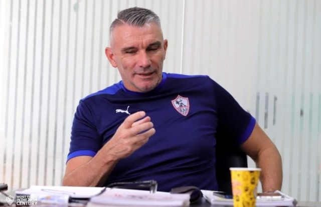 كارتيرون: الإدارة الحالية للزمالك تبذل قصارى جهدها لتحقيق متطلبات الفريق 